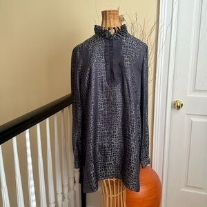 Paper White 🔥Sale🔥NWT black and silver tunic